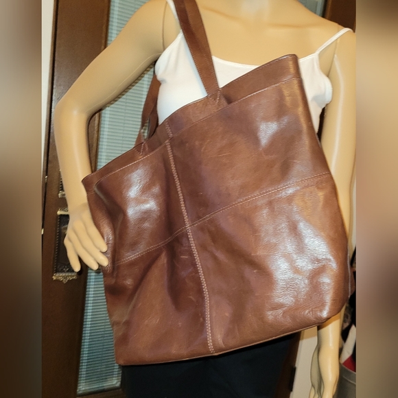 Lucky Brand Kora Leather Zippered Shoulder Bag w/Leather Wristlet Included - Picture 13 of 14